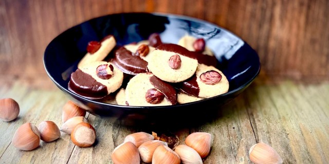 Haselnuss Butter Platzchen